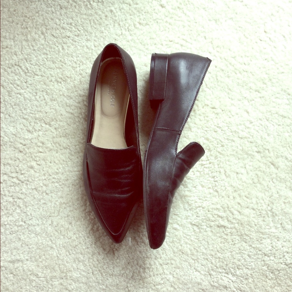 Kenneth Cole Black Flats